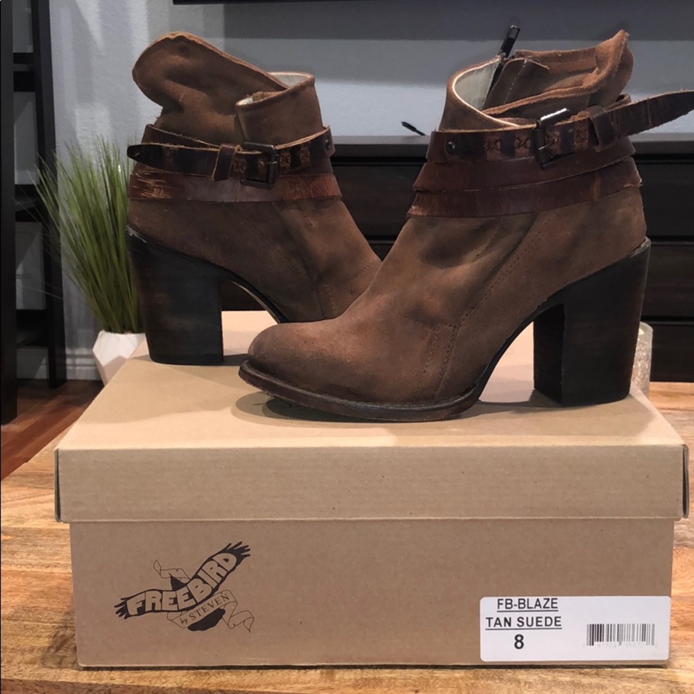Rare suede Freebird by Steve Madden booties